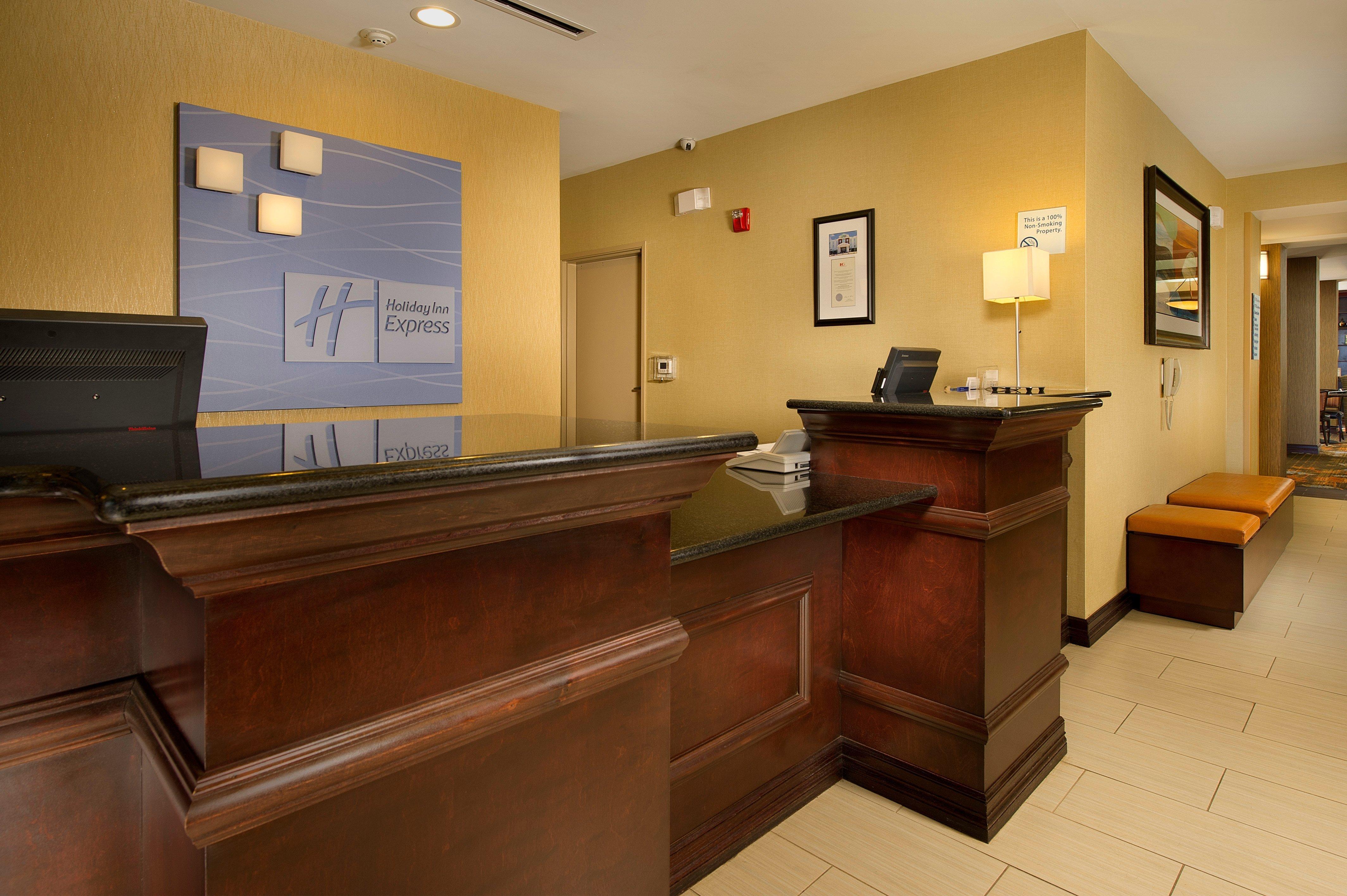Holiday Inn Express Uvalde, An Ihg Hotel Exterior foto