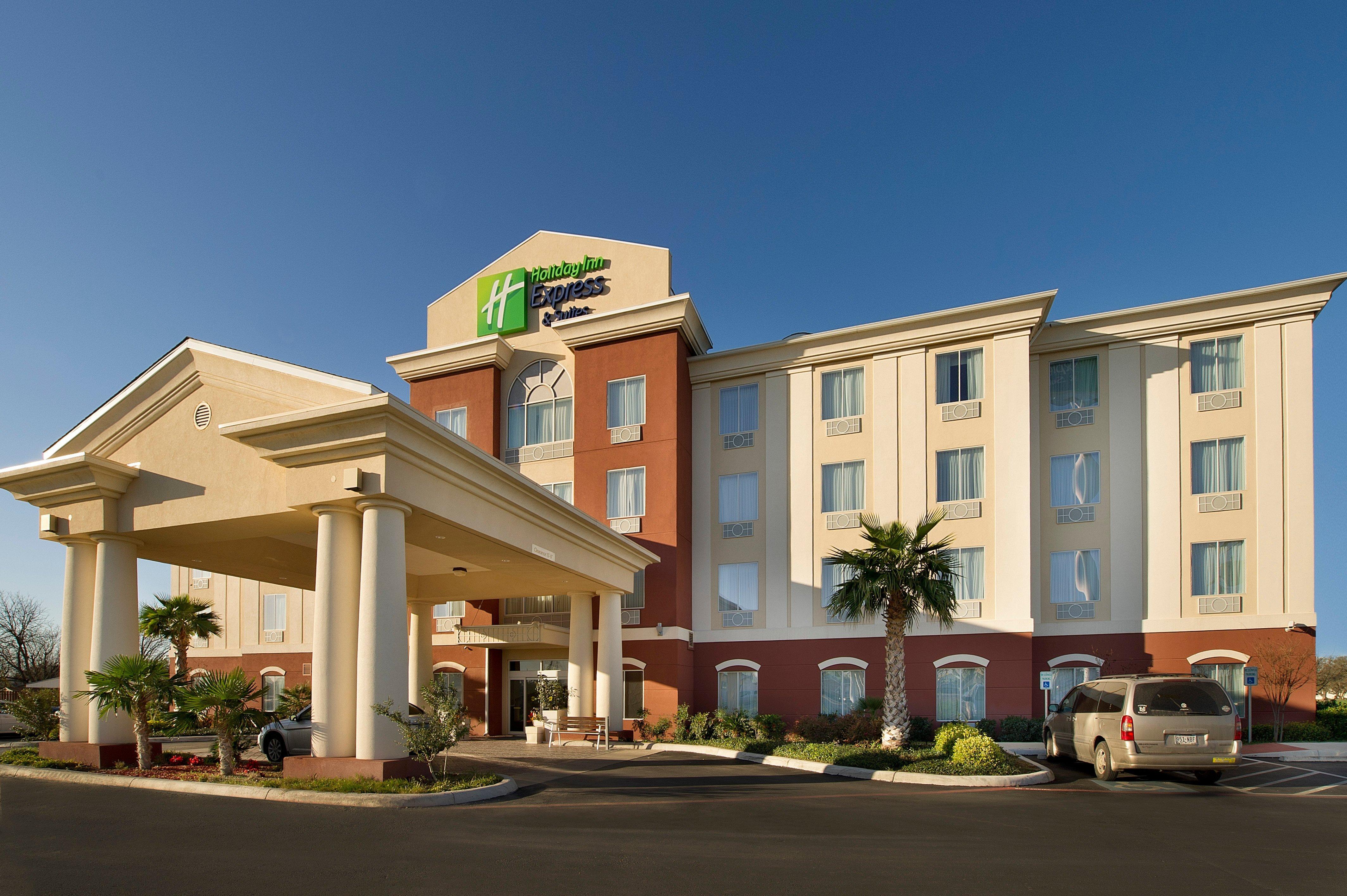Holiday Inn Express Uvalde, An Ihg Hotel Exterior foto